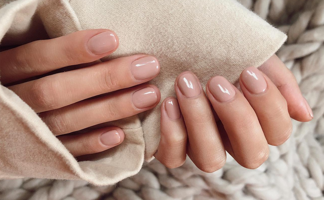 NUDE NAILS